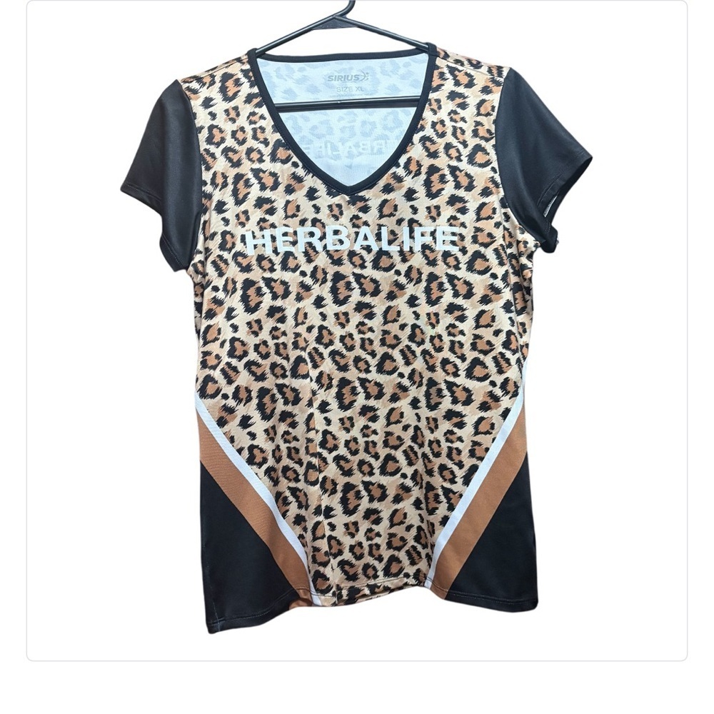 Herbalife Leopard Print Women’s V-Neck T-Shirt SZ XL